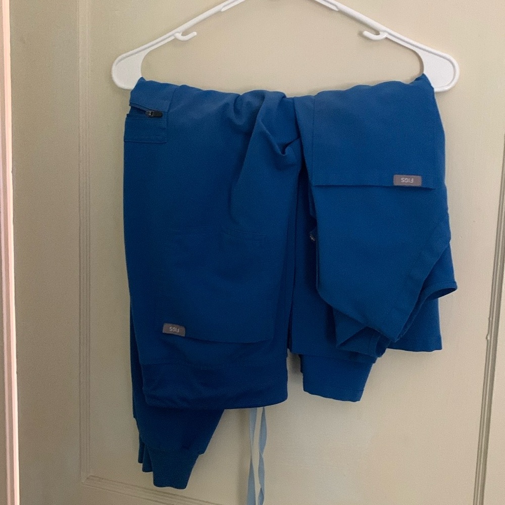 Royal blue Figs scrub set